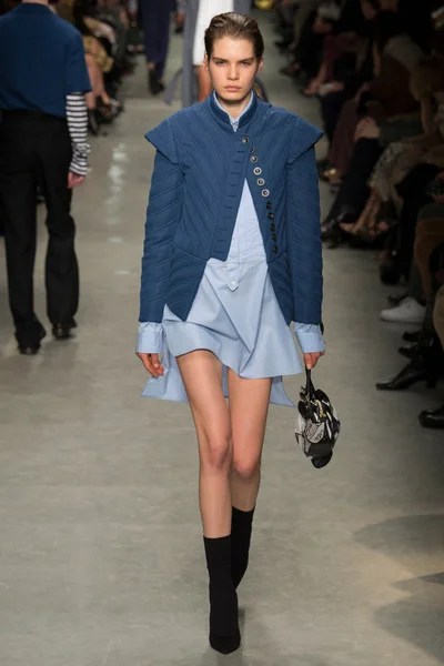 Look 30